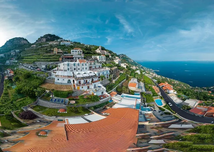 Dipinto Baccofurore Hotel