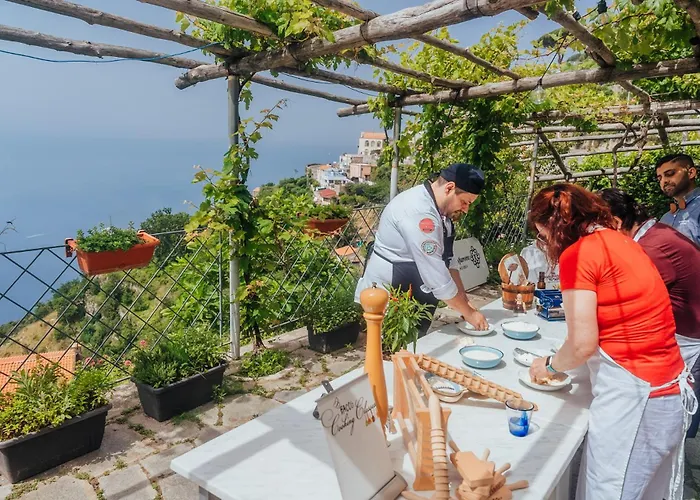 Hotel Dipinto Baccofurore 4*