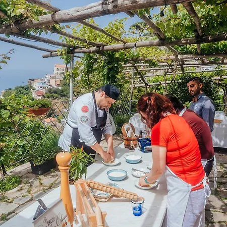 Dipinto Baccofurore Hotel