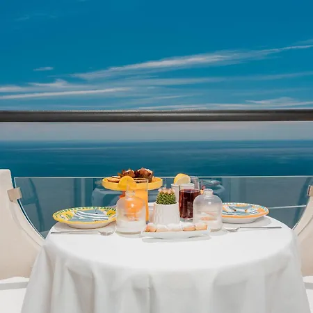 Hotel Dipinto Baccofurore 4*