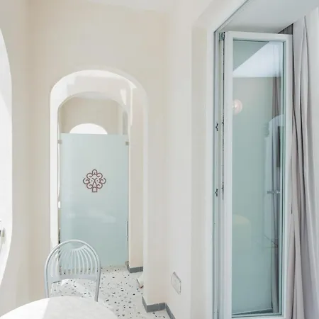 Hotel Dipinto Baccofurore 4*