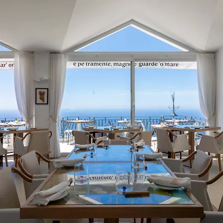 Dipinto Baccofurore Hotel
