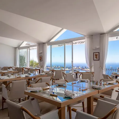 Hotel Dipinto Baccofurore 4*